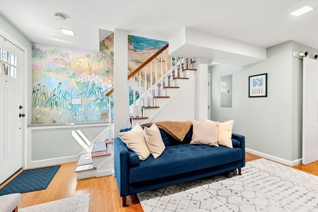 6 Colonial Court, Marblehead, MA 01945