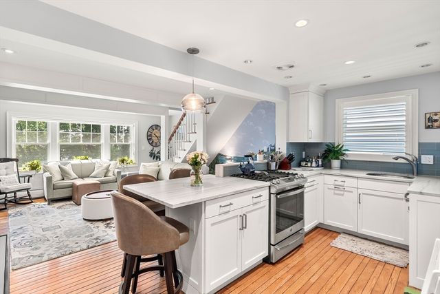 6 Colonial Court, Marblehead, MA 01945