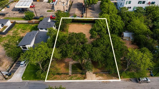 2017 E 8th ST, Austin, TX 78702