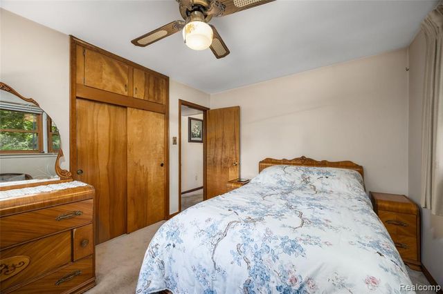 20432 Meridian Road, Grosse Ile, MI 48138