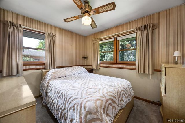 20432 Meridian Road, Grosse Ile, MI 48138