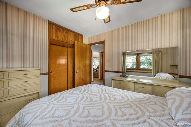 20432 Meridian Road, Grosse Ile, MI 48138