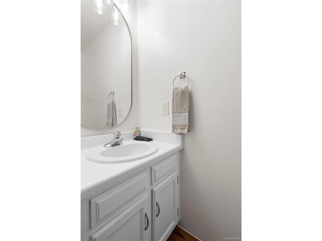 1242 S Idalia St, Aurora, CO 80017