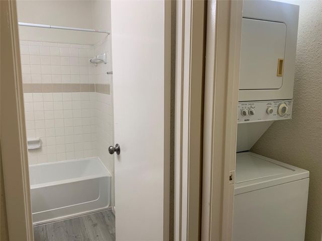 2710 Grants Lake Boulevard B5, Sugar Land, TX 77479