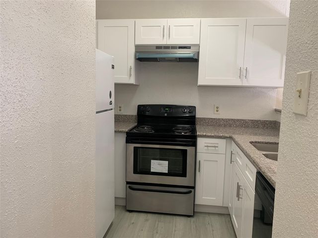 2710 Grants Lake Boulevard B5, Sugar Land, TX 77479