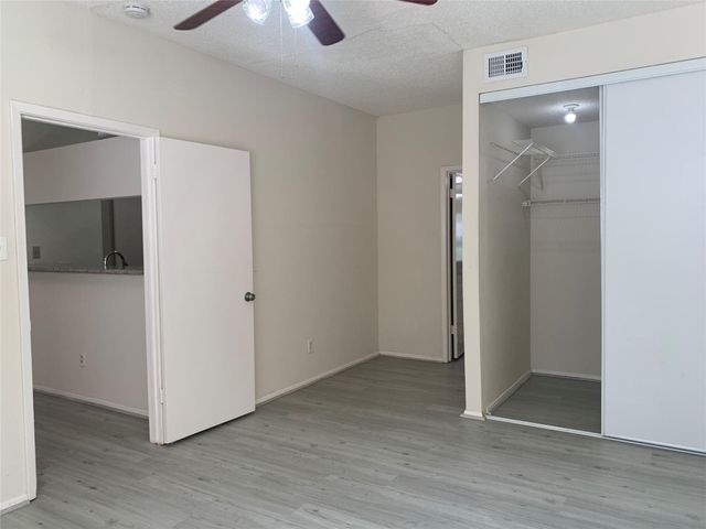 2710 Grants Lake Boulevard B5, Sugar Land, TX 77479