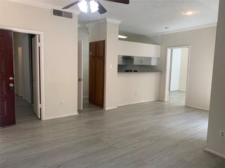 2710 Grants Lake Boulevard B5, Sugar Land, TX 77479