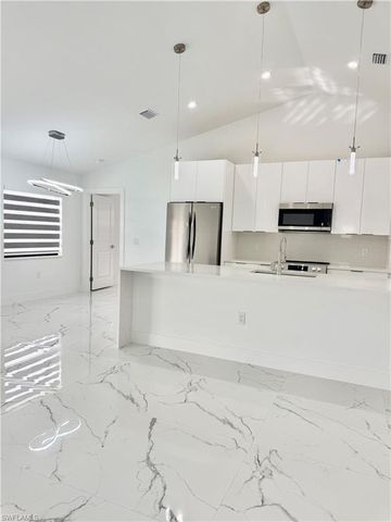 3611 21st ST SW, Lehigh Acres, FL 33976