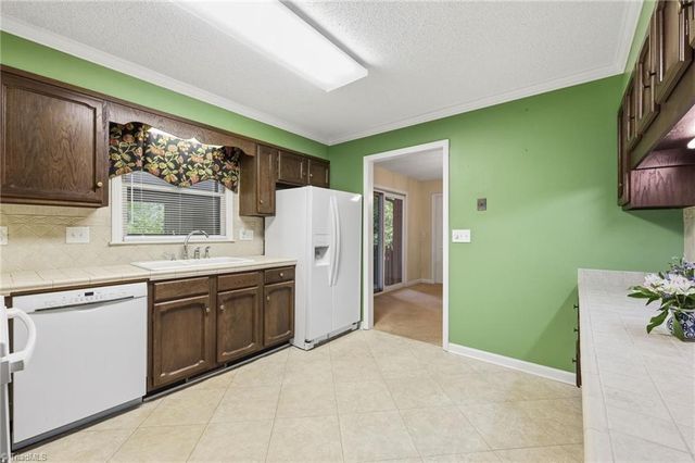 1021 Benjamin Parkway, Greensboro, NC 27408