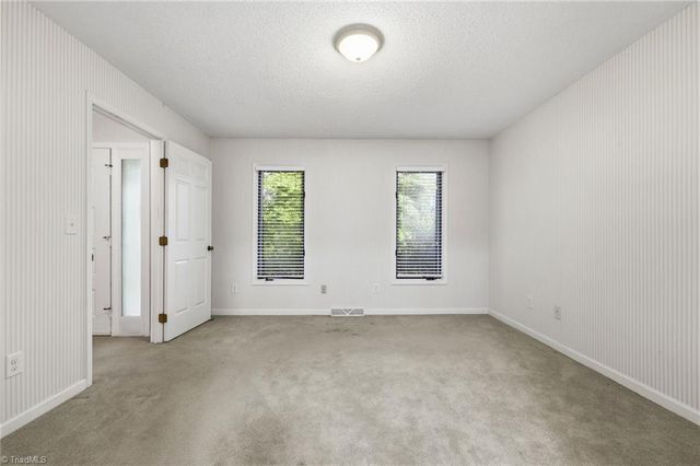 1021 Benjamin Parkway, Greensboro, NC 27408