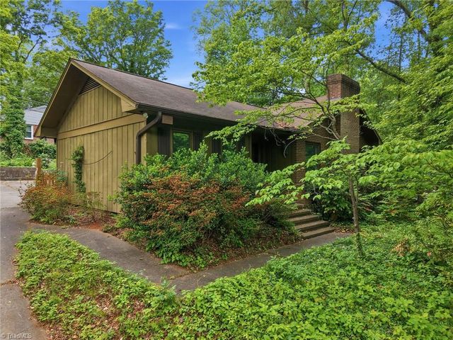 1021 Benjamin Parkway, Greensboro, NC 27408