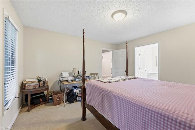 1021 Benjamin Parkway, Greensboro, NC 27408