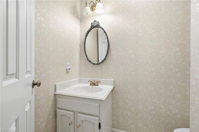 1021 Benjamin Parkway, Greensboro, NC 27408