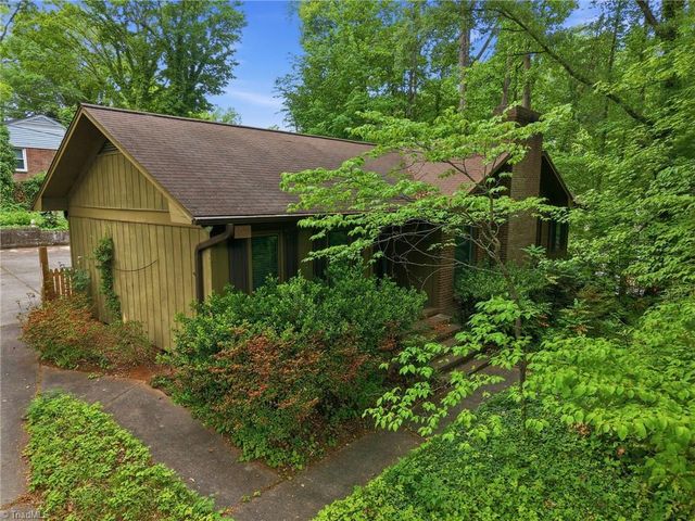 1021 Benjamin Parkway, Greensboro, NC 27408