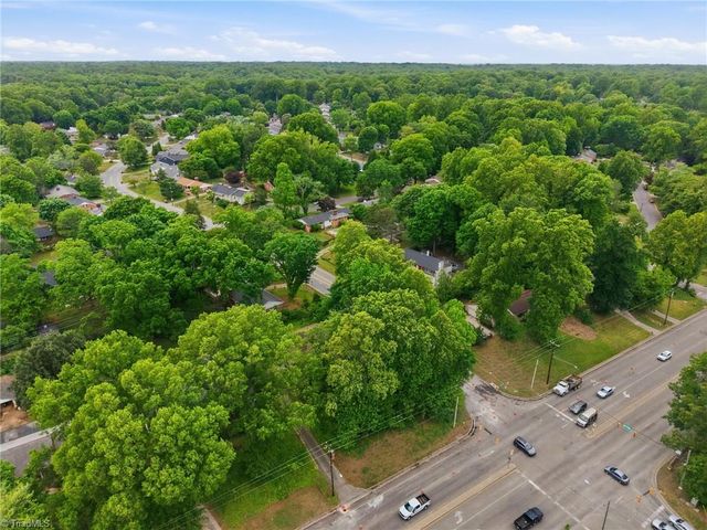 1021 Benjamin Parkway, Greensboro, NC 27408