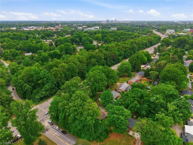 1021 Benjamin Parkway, Greensboro, NC 27408