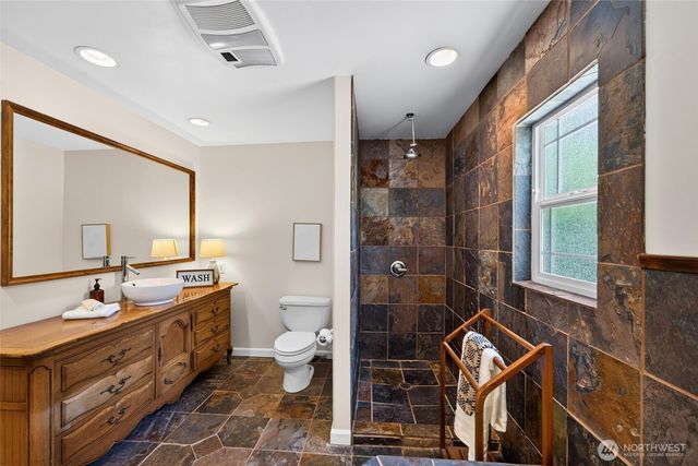 18350 Evanston Avenue N, Shoreline, WA 98133