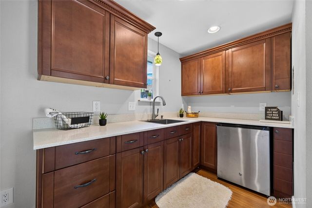 18350 Evanston Avenue N, Shoreline, WA 98133