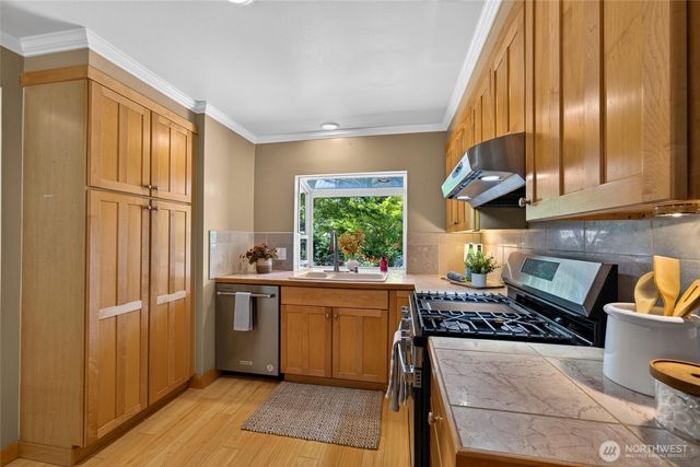 18350 Evanston Avenue N, Shoreline, WA 98133
