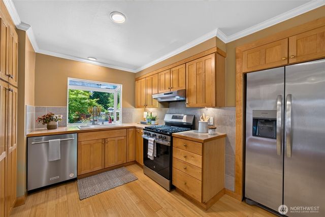18350 Evanston Avenue N, Shoreline, WA 98133