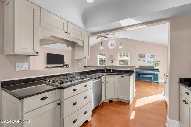 8 Partridge Lane, Howell, NJ 07731