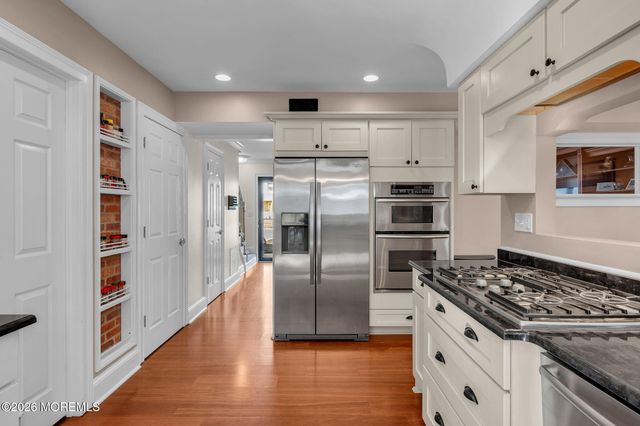 8 Partridge Lane, Howell, NJ 07731