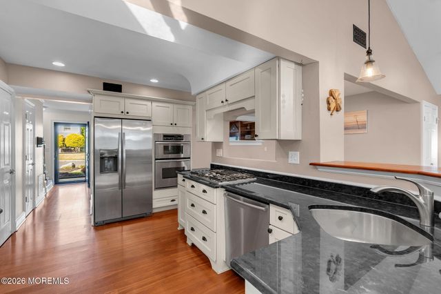 8 Partridge Lane, Howell, NJ 07731