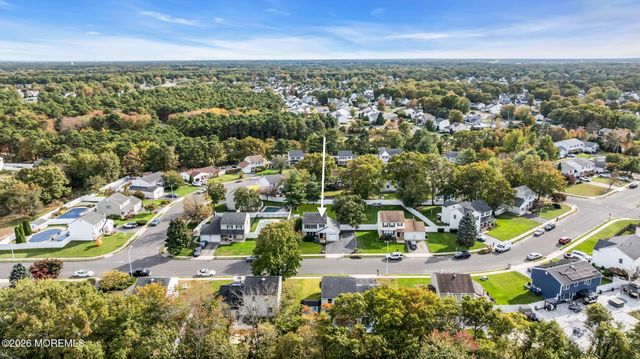 8 Partridge Lane, Howell, NJ 07731