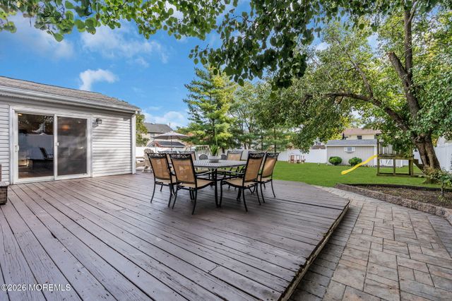 8 Partridge Lane, Howell, NJ 07731