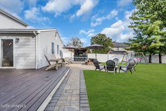 8 Partridge Lane, Howell, NJ 07731