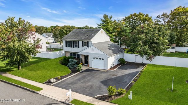 8 Partridge Lane, Howell, NJ 07731