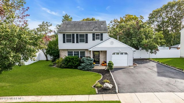 8 Partridge Lane, Howell, NJ 07731