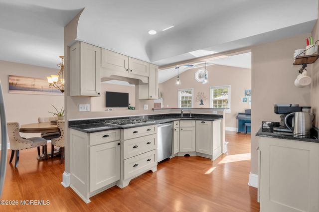 8 Partridge Lane, Howell, NJ 07731