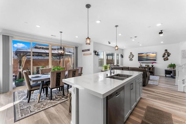 10129 Hercules Way, Spring Valley, CA 91977