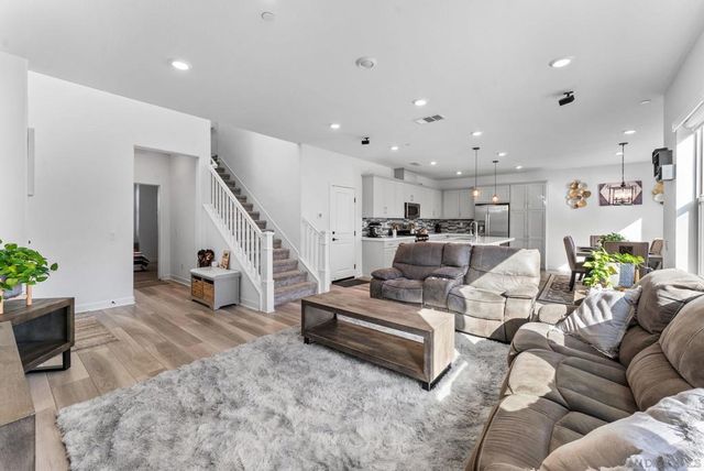 10129 Hercules Way, Spring Valley, CA 91977