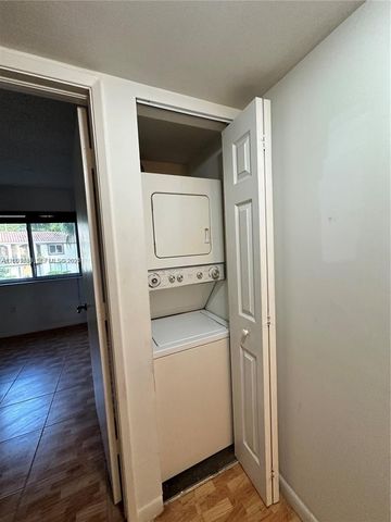 551 NW 82nd Ave 502, Miami, FL 33126