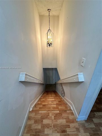 551 NW 82nd Ave 502, Miami, FL 33126