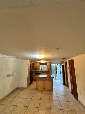 551 NW 82nd Ave 502, Miami, FL 33126