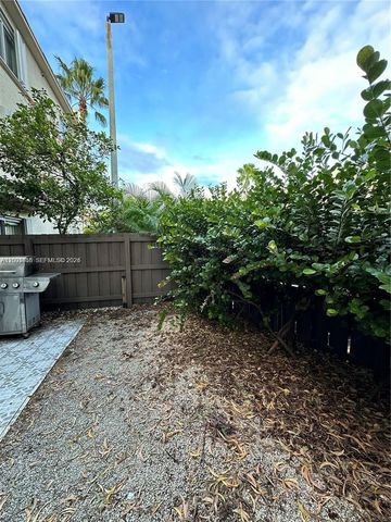 551 NW 82nd Ave 502, Miami, FL 33126