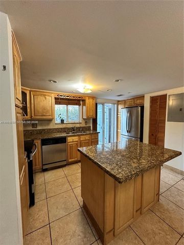 551 NW 82nd Ave 502, Miami, FL 33126