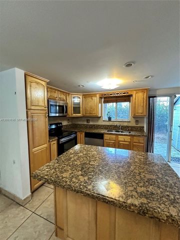 551 NW 82nd Ave 502, Miami, FL 33126