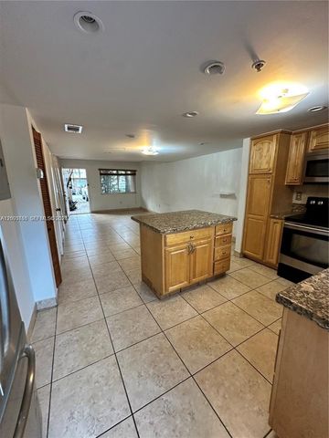 551 NW 82nd Ave 502, Miami, FL 33126