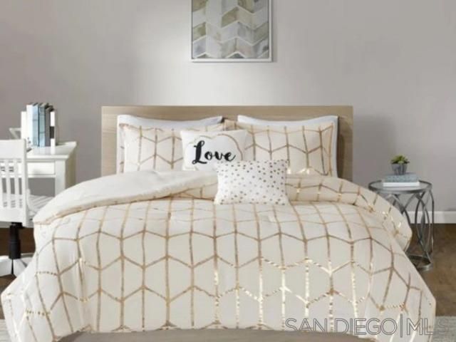 4862 Voltaire, San Diego, CA 92107