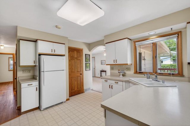 6622 South Avenue, Middleton, WI 53562