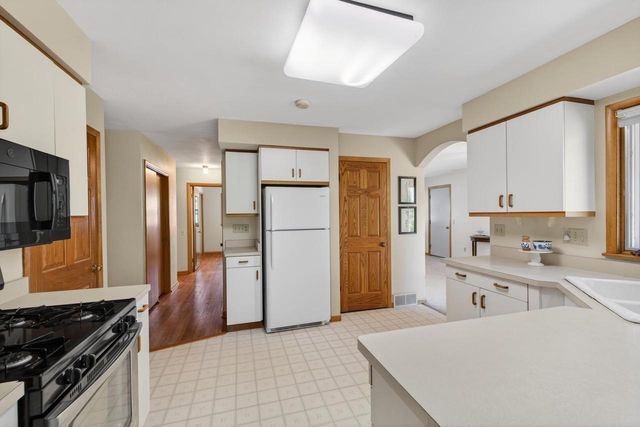 6622 South Avenue, Middleton, WI 53562