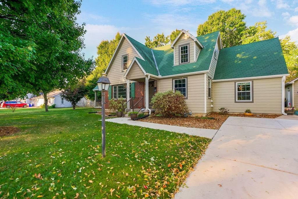 5620 Monrovia Street, Shawnee, KS 66216