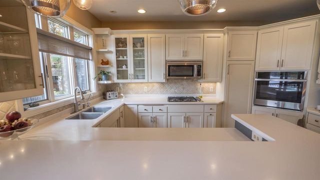 N2371 LONG COVE DRIVE, Waupaca, WI 54981