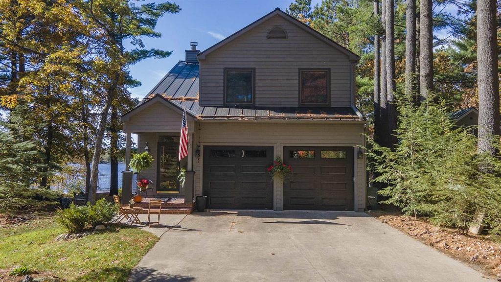 N2371 LONG COVE DRIVE, Waupaca, WI 54981