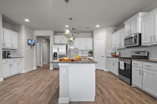 171 Tanager Drive, Rhome, TX 76078