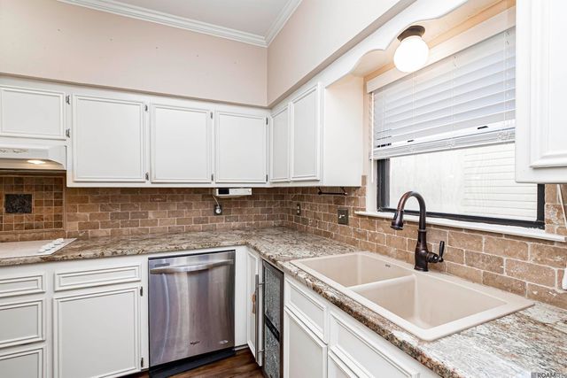 2413 Shadowbrook Dr, Baton Rouge, LA 70816